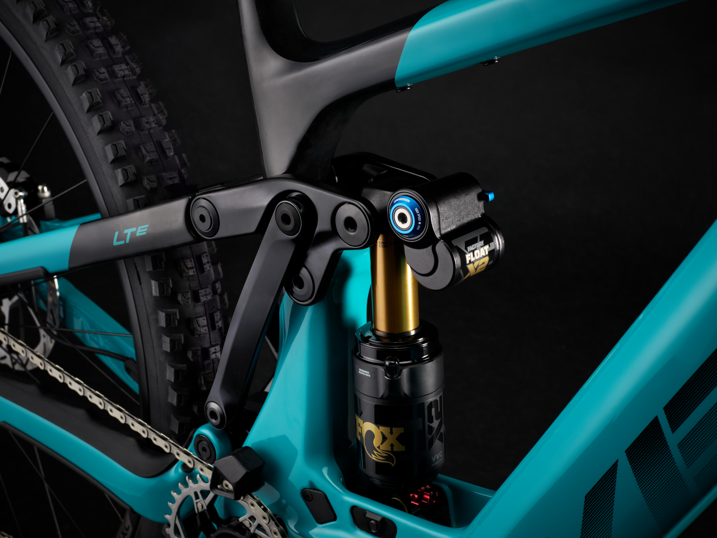 Karbon zesílený Vectranem - pro DH odolnost